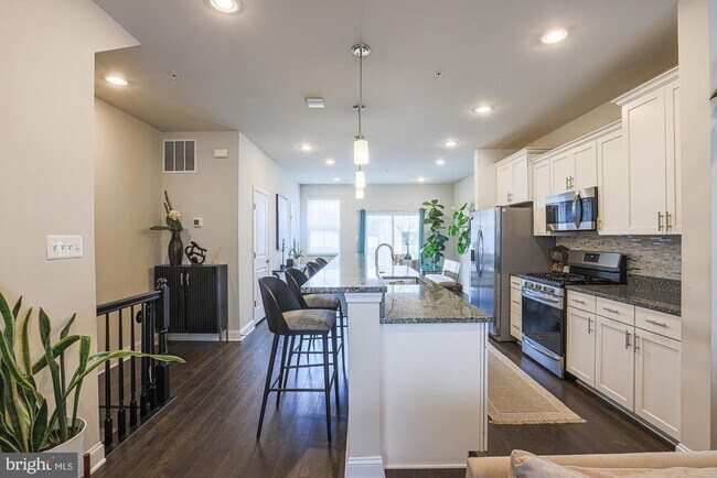 Building Photo - 7104 Druce Way