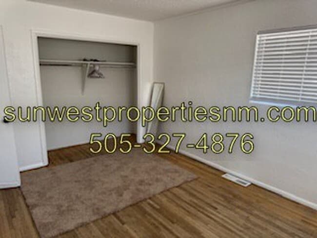 Building Photo - 3 Bedroom, 1 Bath House