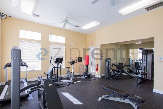 Building Photo - Unit 132