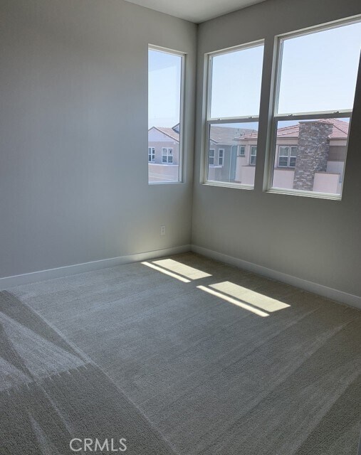 Building Photo - 646 Athos