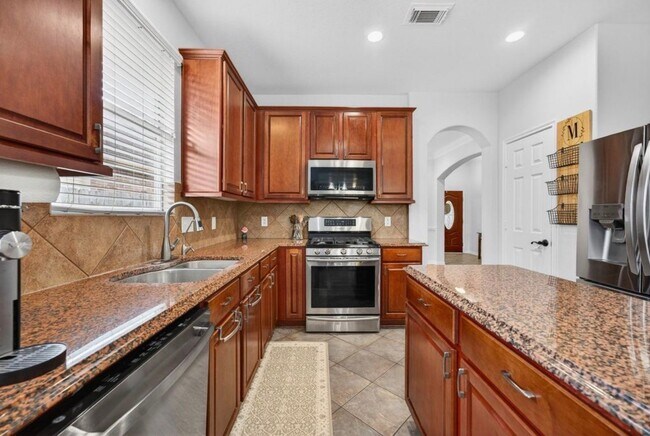 Building Photo - 15226 Olmstead Park Dr