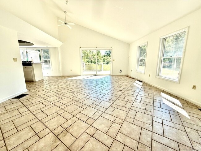 Building Photo - 151 Bailey Ave