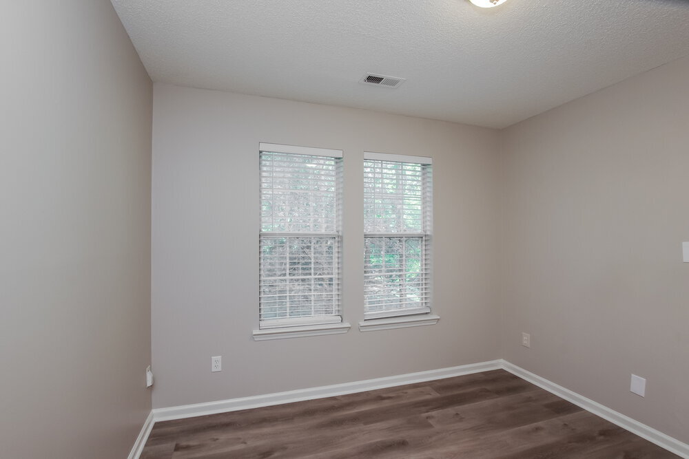 Building Photo - 3033 Oakcroft Dr