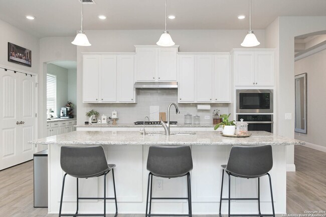 Building Photo - 446 Scenic Lullaby