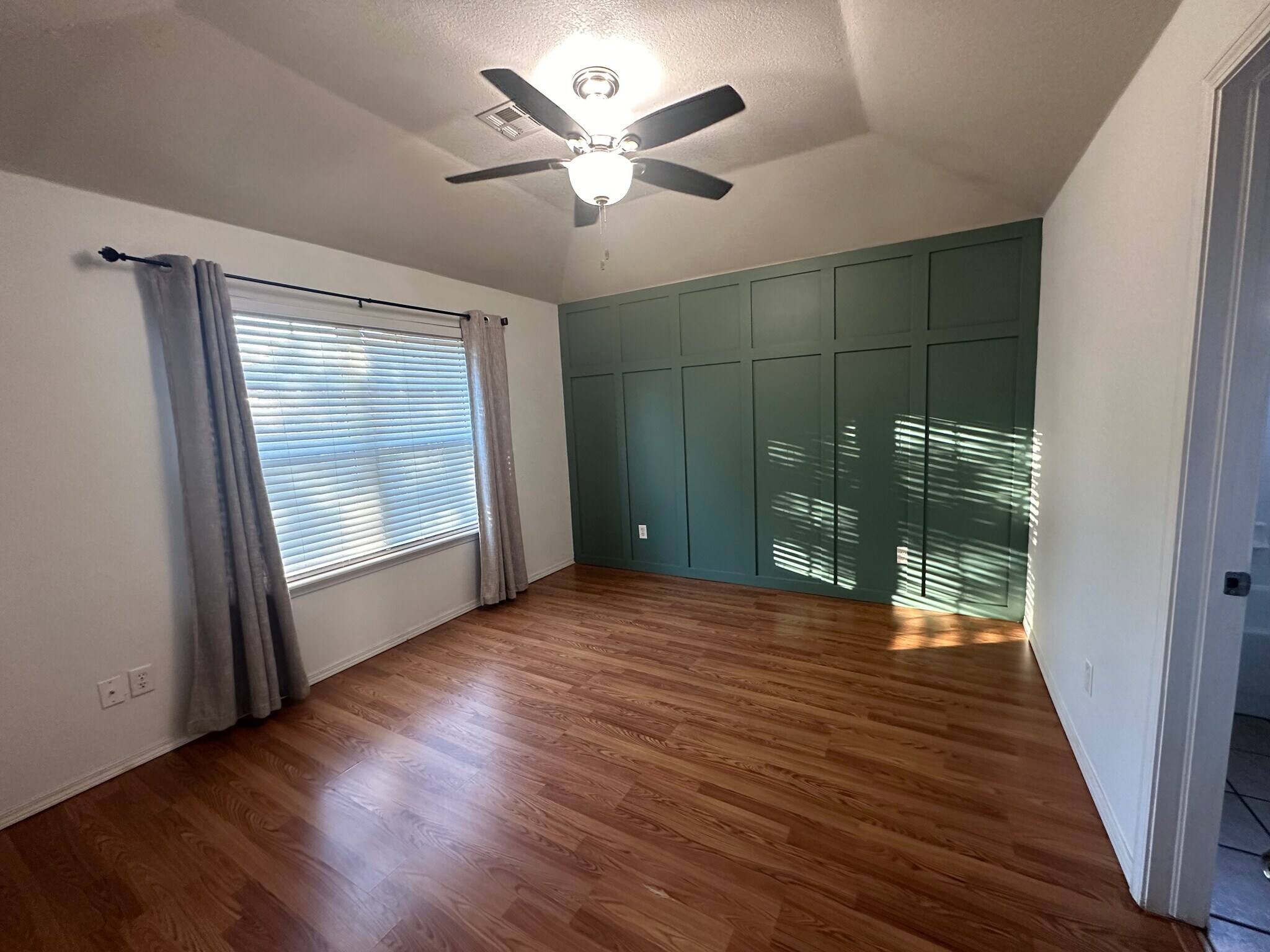 Primary bedroom - 1004 Shadowlake Rd