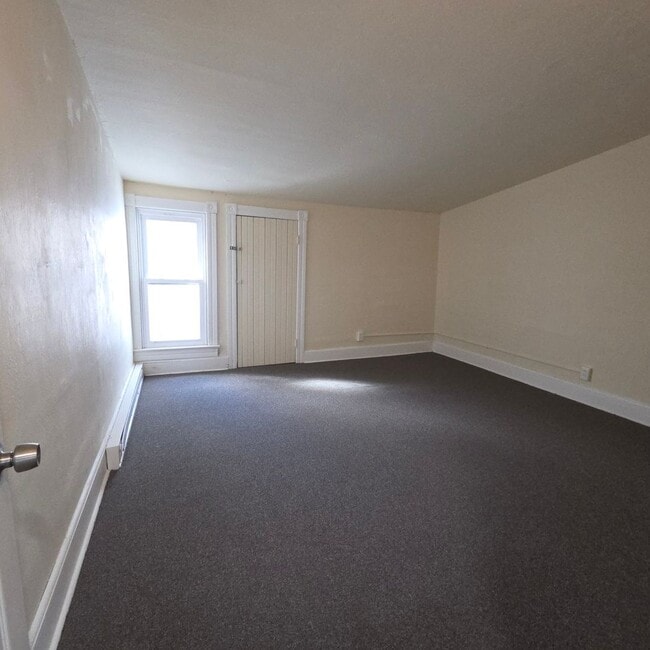 Building Photo - 33-35 Washington Street