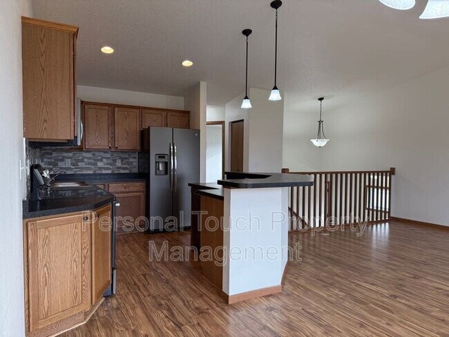 Building Photo - 2580 5th St W