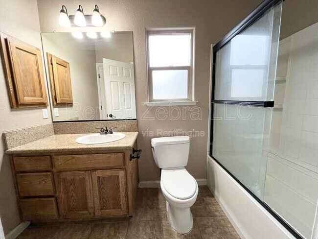 Building Photo - 308 Olive Way