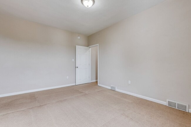 Building Photo - AVAILABLE JUNE 2026 - Spacious 4 Bedroom, 2 Bath Home Minutes from East Carson!