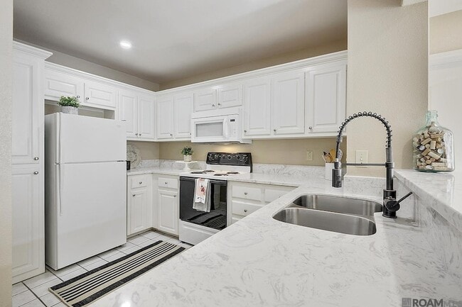Building Photo - 5141 Nicholson Dr