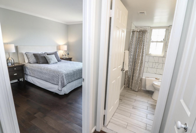 Main bedroom and bathroom - 525 Bashford Ln