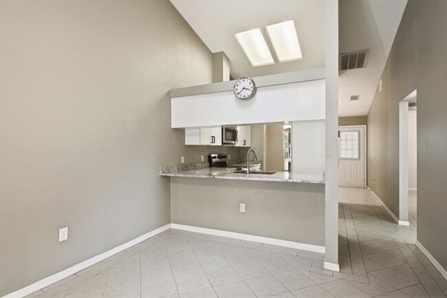 Building Photo - 406 S Bayview Blvd