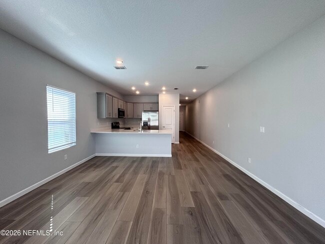 Building Photo - 694 Holly Lks Dr