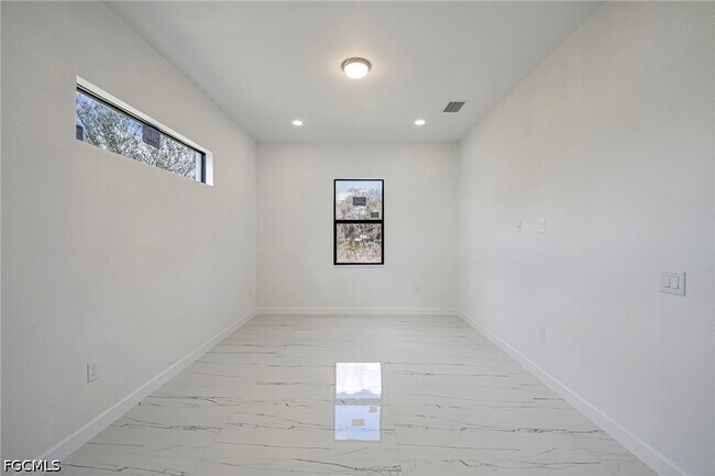 Building Photo - 2604 73rd St W