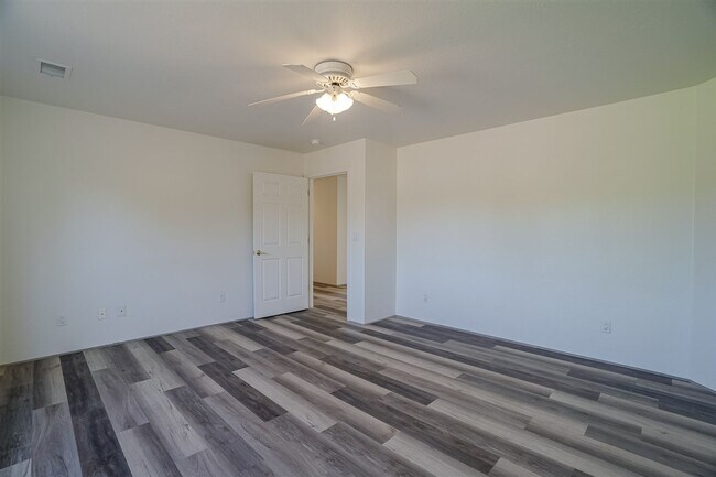 Building Photo - 3 bed 1 bath home in Prescott with utilities included