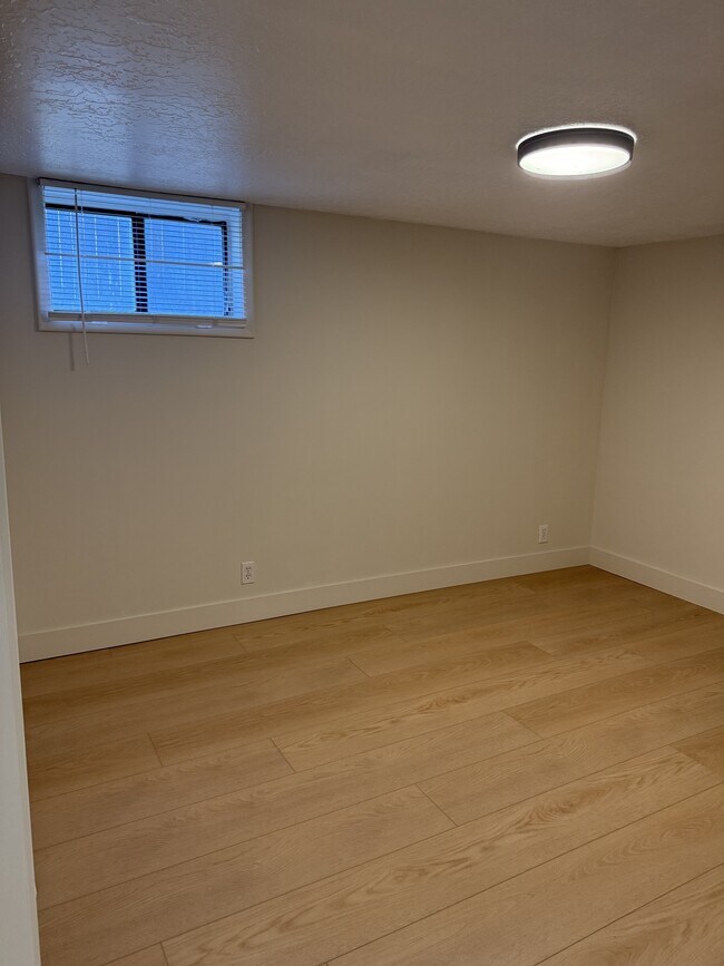 Building Photo - 1819 Parleys Canyon Blvd