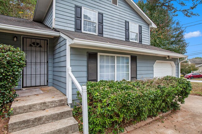 Building Photo - 4 bdrm, 2.5 bath in Lithonia