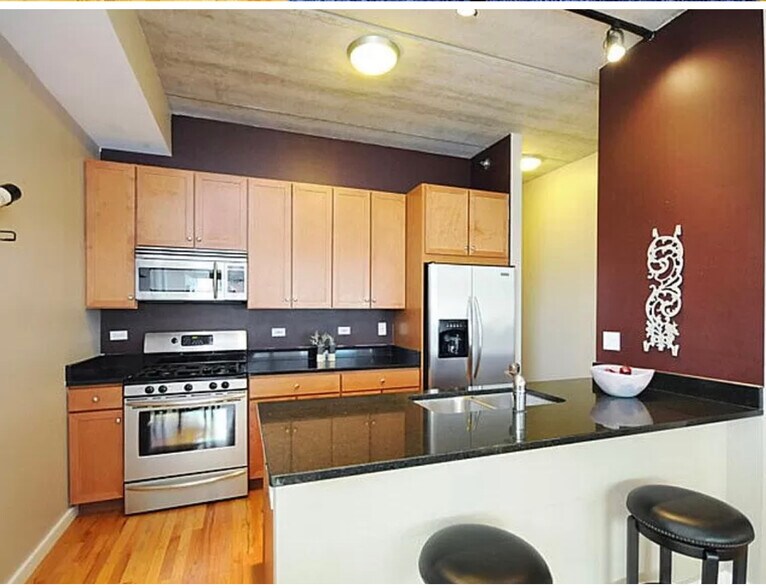 Building Photo - 630 N Franklin St