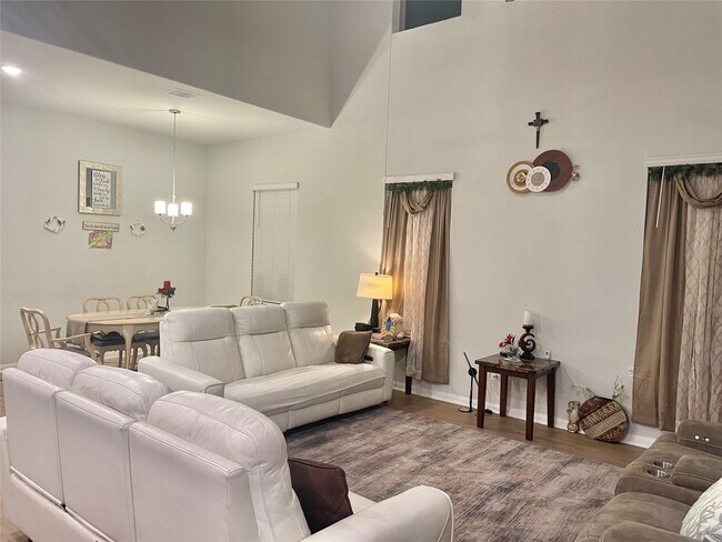 Building Photo - 1055 Bluebonnet Trl