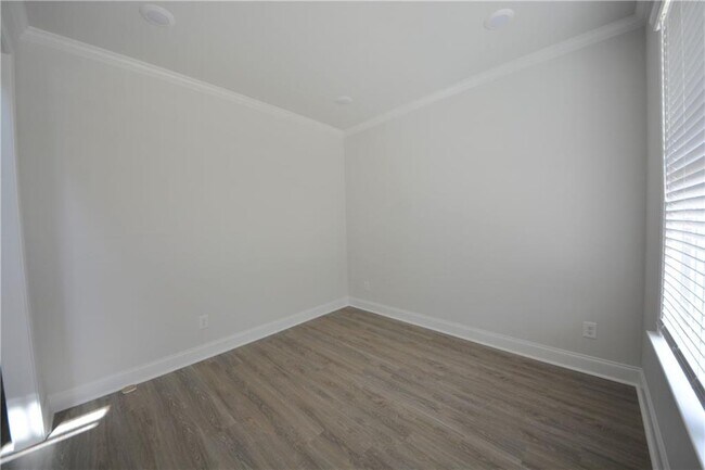 Building Photo - 7243 Millbrae Walk