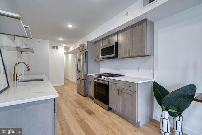 Building Photo - 850 N 19th St