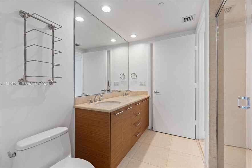 Building Photo - 50 Biscayne Blvd