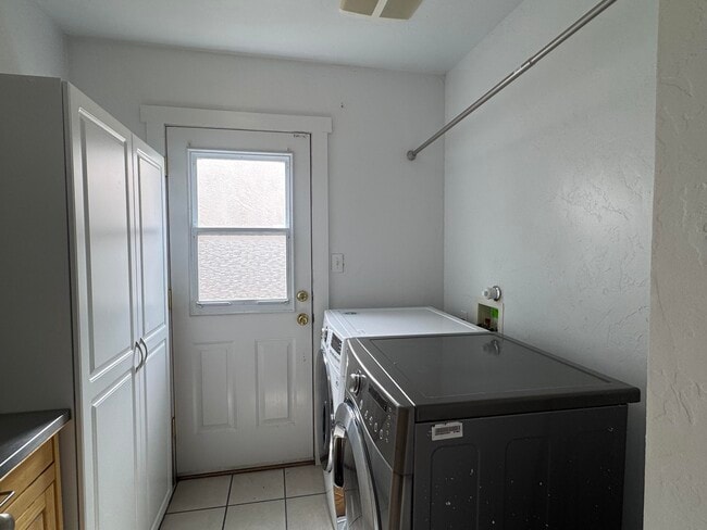 Building Photo - 4679 Idlewilde Ln SE