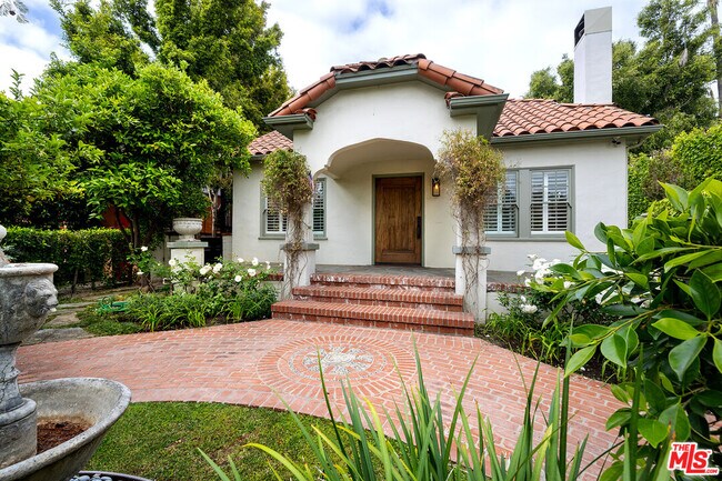 Primary Photo - 521 Westbourne Dr