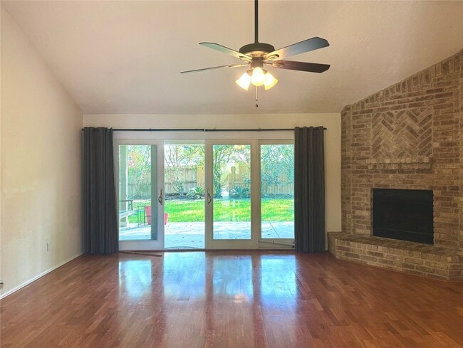 Building Photo - 310 Knoll Forest Dr