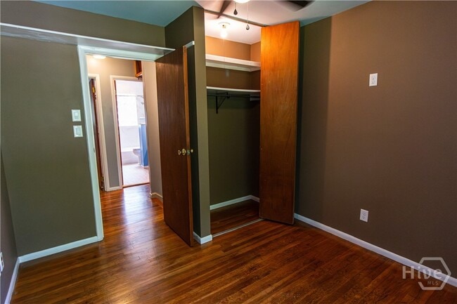 Building Photo - 1037 College Station Rd