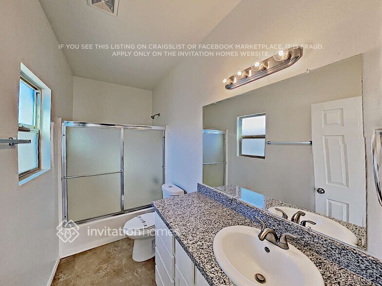 Building Photo - 30012 N Desert Willow Blvd