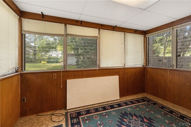 Building Photo - 444 Buckingham Ave