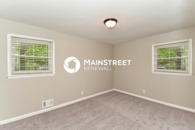 Building Photo - 5 Bedroom Pet-Friendly Home in Atlanta, GA with Main Street Renewal
