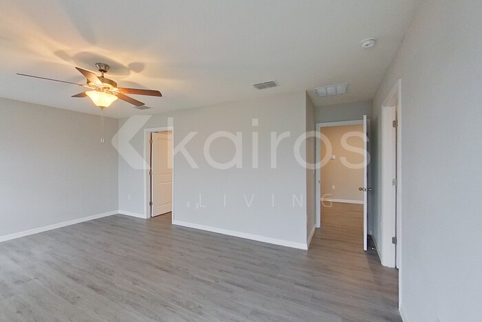 Building Photo - 8651 SW 44th Ct