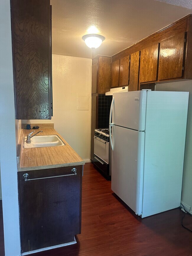 Building Photo - 15524 Sherman Way