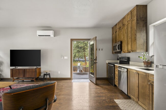 Building Photo - Beautiful 1-Bedroom ADU in Wood River Village – Walk to the River & Old Mill
