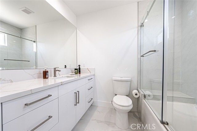 Building Photo - 4445 Auckland Ave