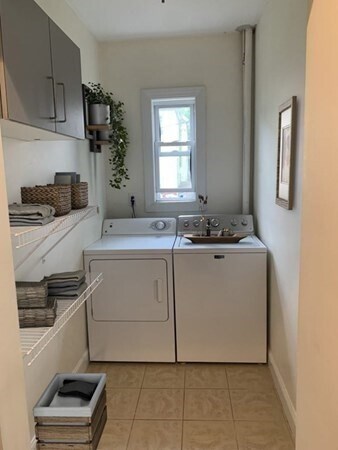 Building Photo - 11 Bellflower St