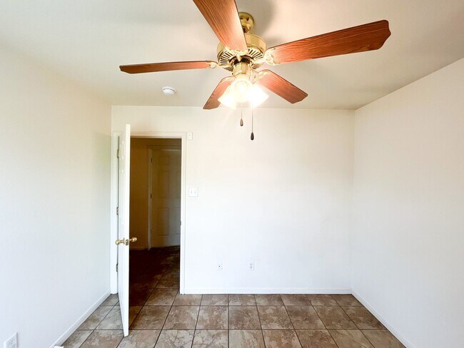 Building Photo - 3807 Wind Ct