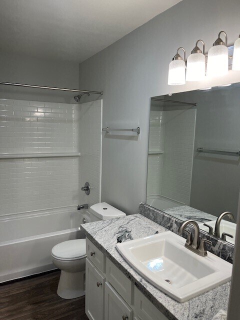 common bath - 12436 Del Amo Blvd