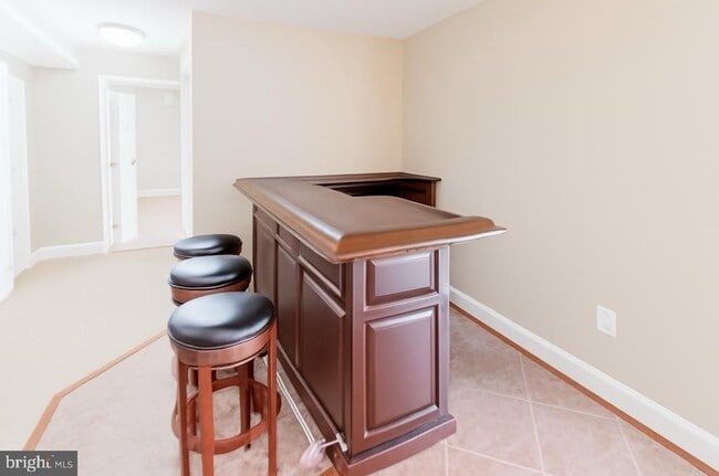 Building Photo - 3164 Lawrin Ct