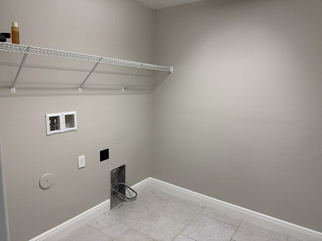 Building Photo - 13183 Payton St