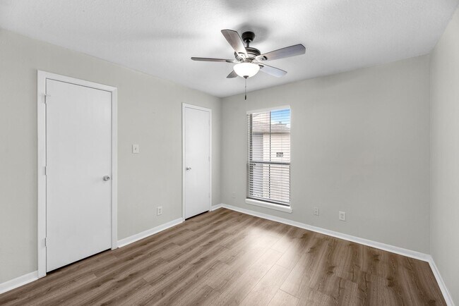 Building Photo - 1900 Bay Area Blvd