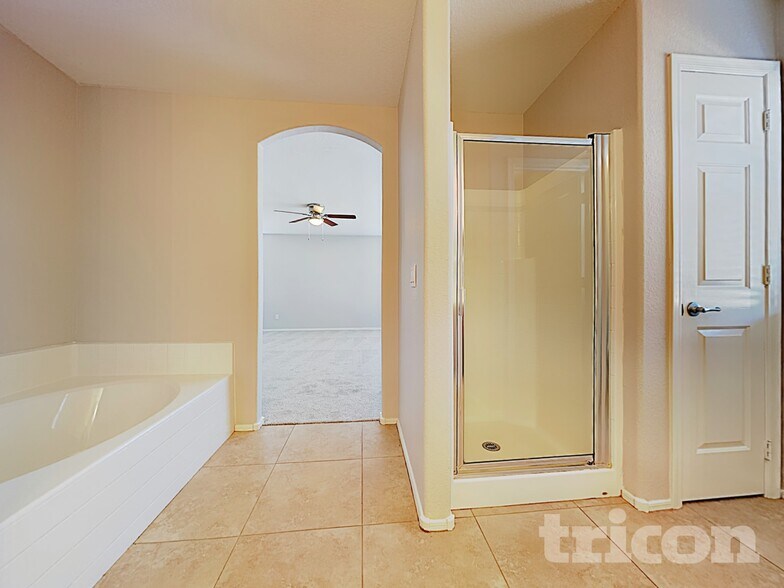 Building Photo - 45654 W Meadows Ln