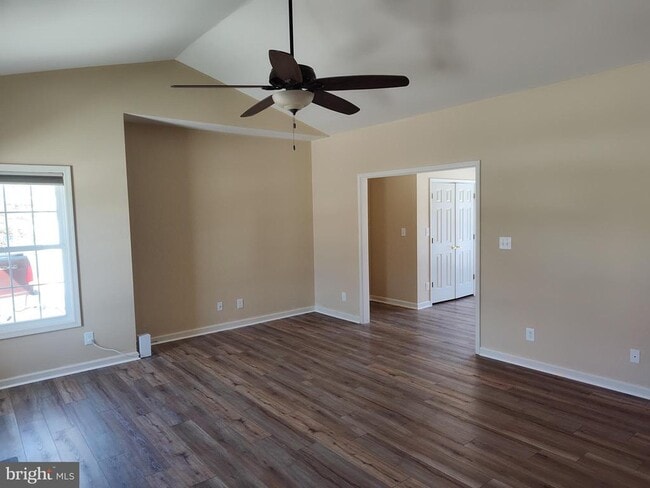 Building Photo - 1311 Monarch St