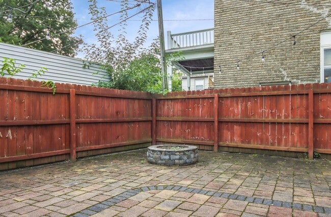 Building Photo - 1265 West Blvd