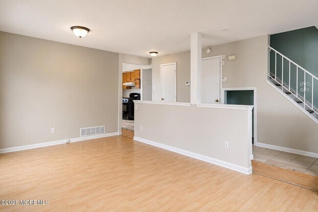 Building Photo - 610A N Victoria Ave
