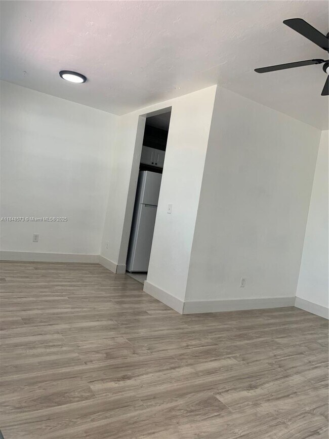 Building Photo - 17051 NE 23rd Ave
