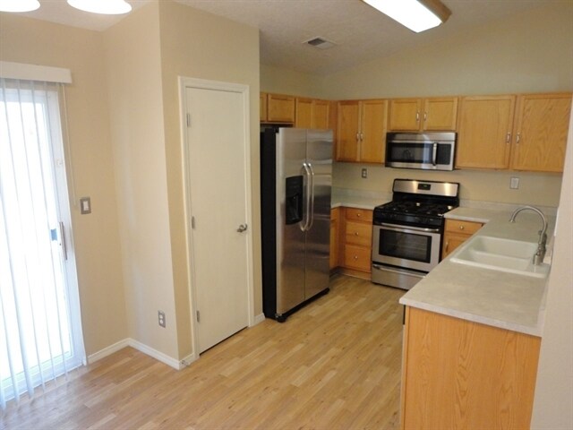 Building Photo - 7448 Sanderling Rd NW