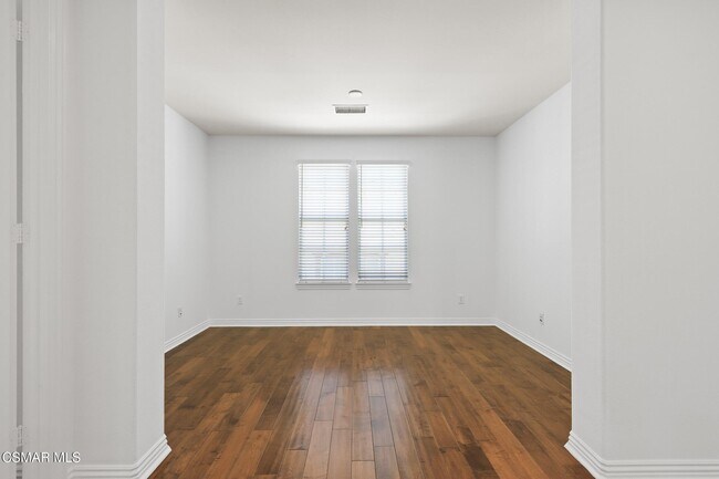 Building Photo - 4659 Cielo Cir